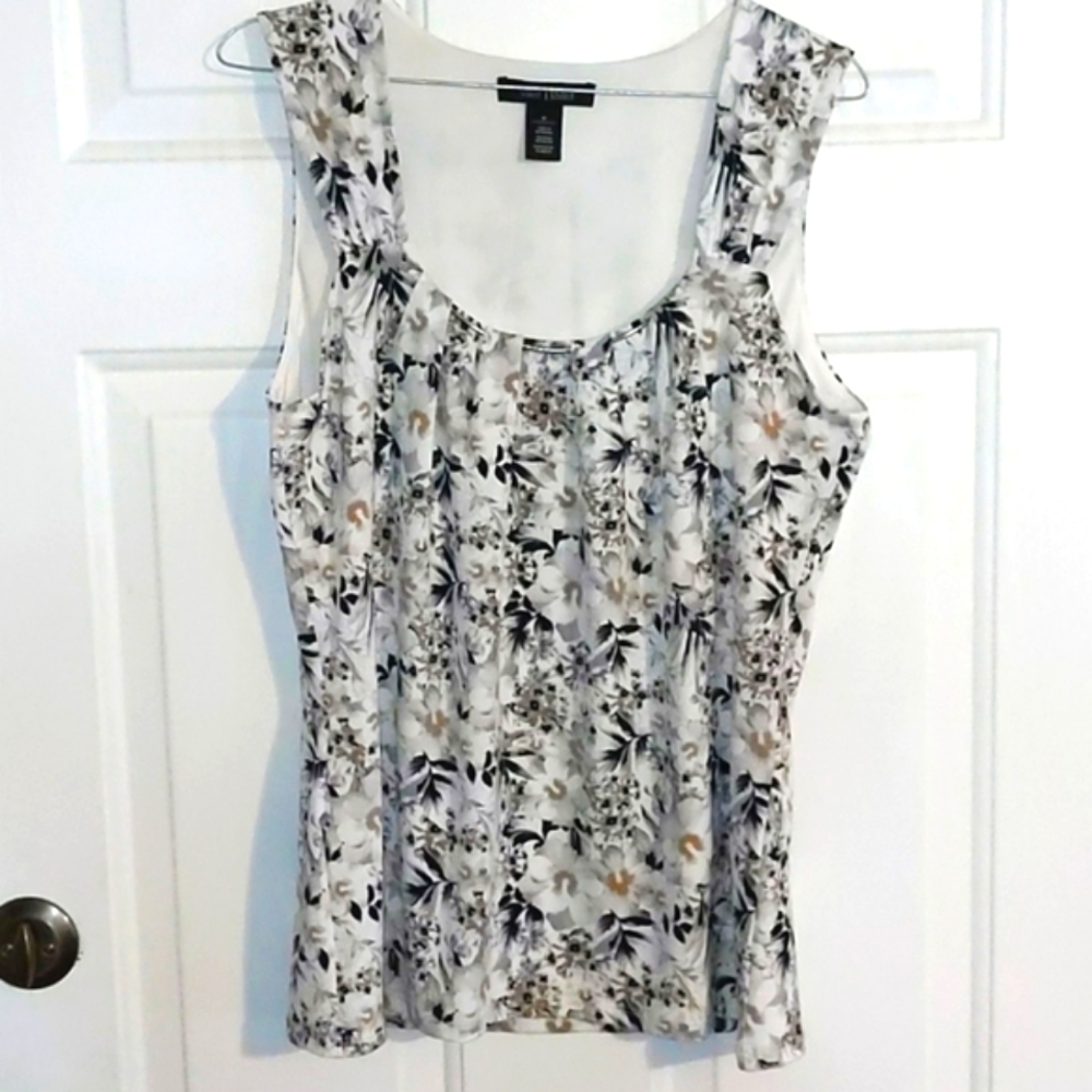 WHBM Sleeveless floral top Sz M